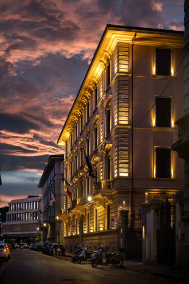 Hotel building lighting by Flos